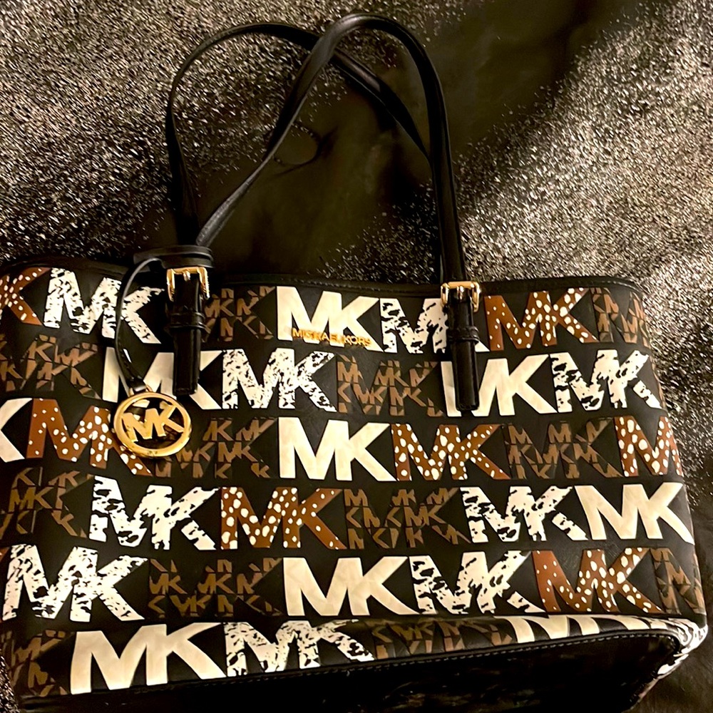 Michael Kors tote bag… like new !!!